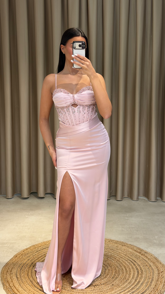 KATE (36)