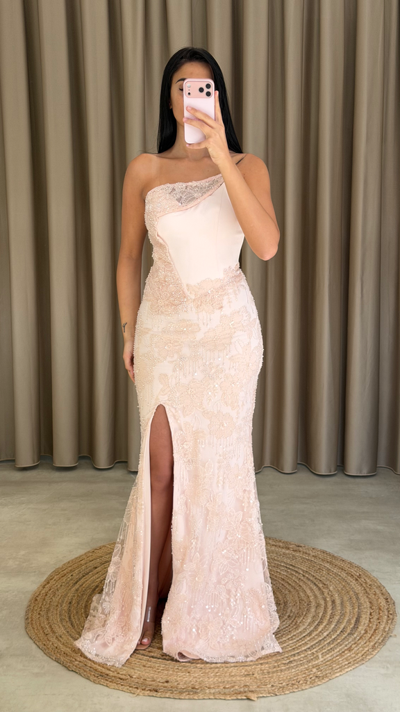 LAVINIA (36)